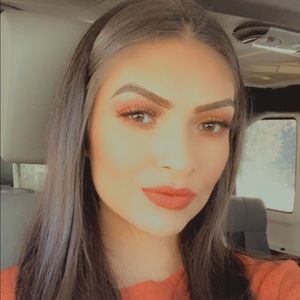 Meet your Posher, Lizbeth